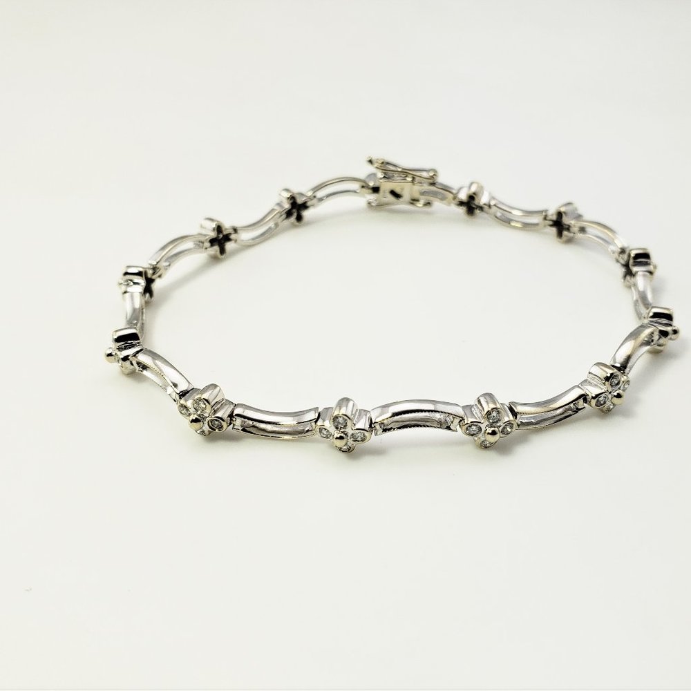 Vintage 18 Karat White Gold Diamond Flower Bracelet #9142